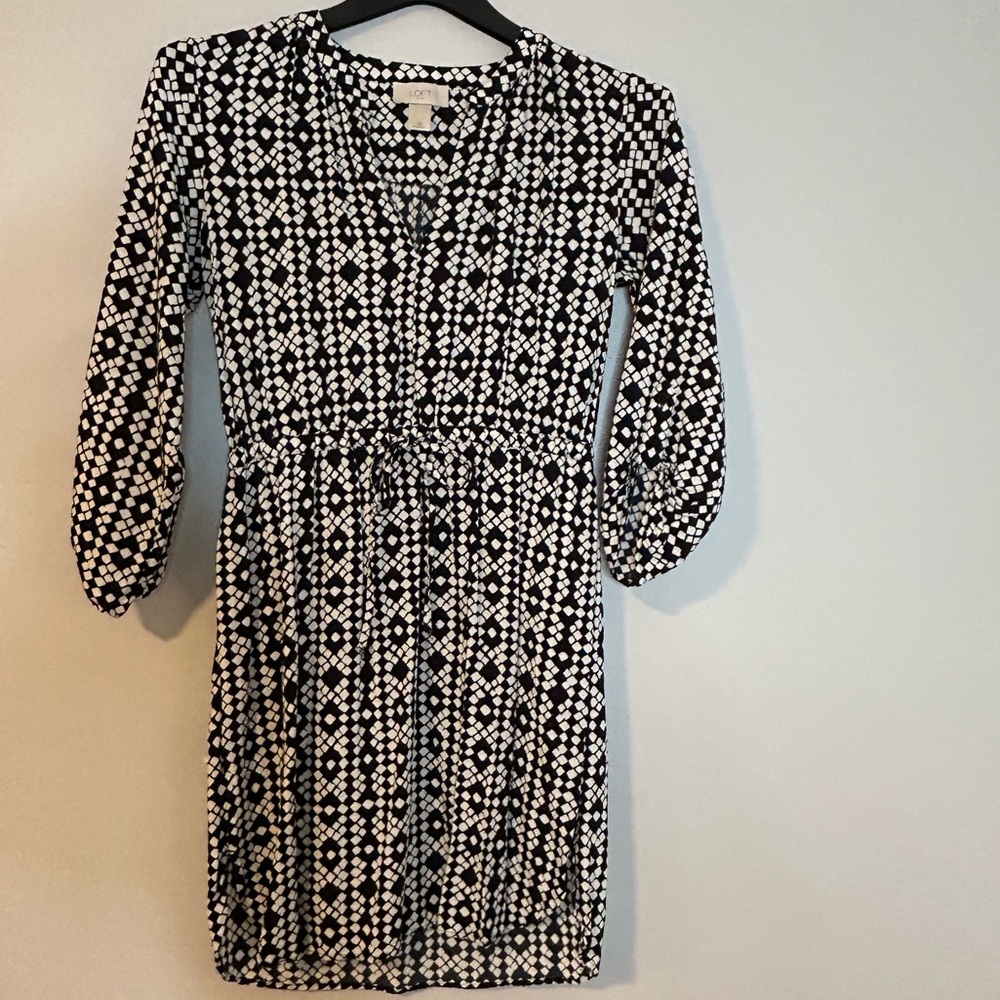 LOFT Outlet Black & White Geometric Print Dress - Size XS